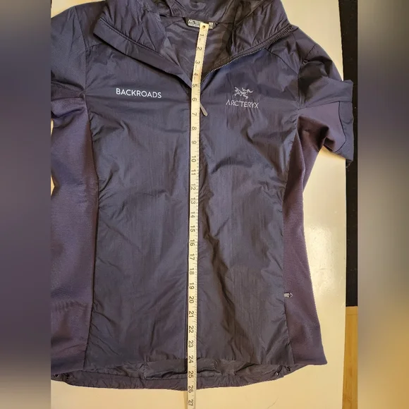 Arc’teryx Atom LT Women’s Hooded Jacket – Womens – Medium - Picture 5 of 5